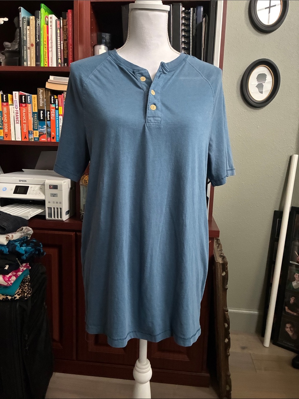 Men's Blue Short-Sleeve Henley Shirt